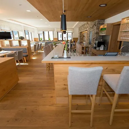 Lipeter & Bergheimat 3*