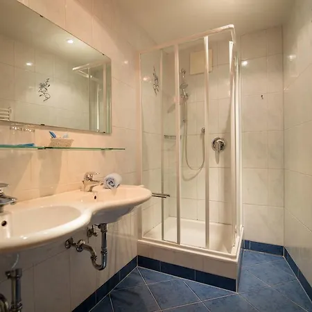 Lipeter & Bergheimat Hotell